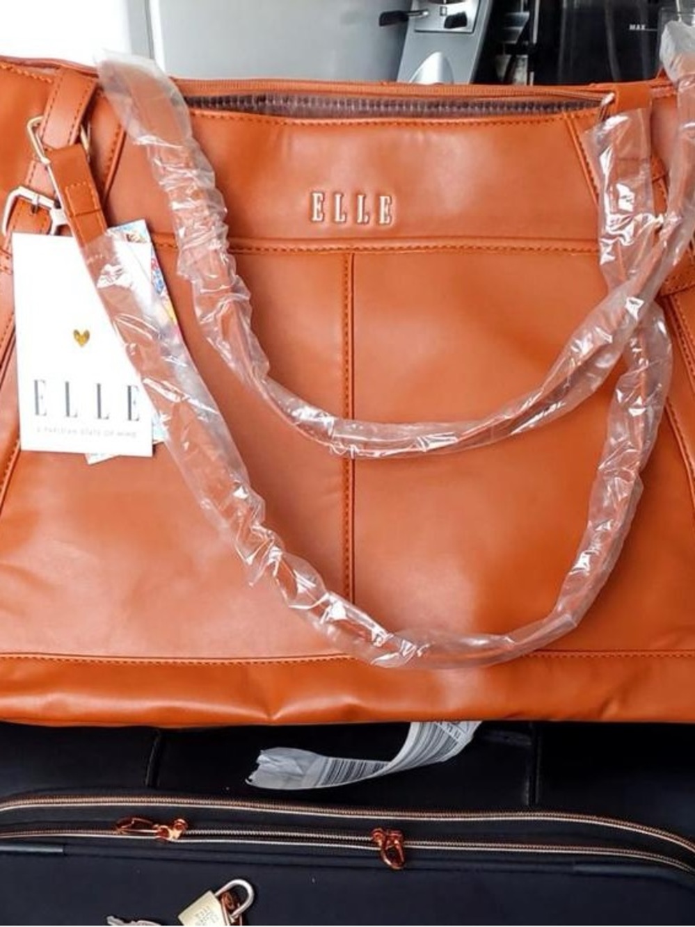 Elle Leisure Luxe 33L Vegan Leather Weekender Tote Bag - Picture 7 of 16